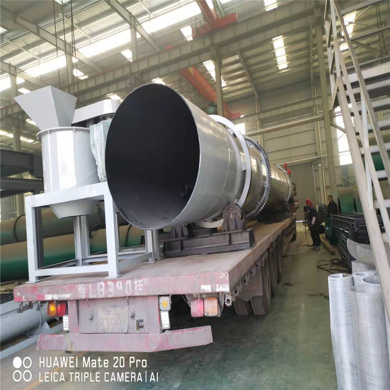 有機(jī)肥冷卻機(jī)已裝上車打包.jpg